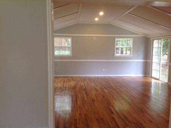 4th image of 2807 East North Street