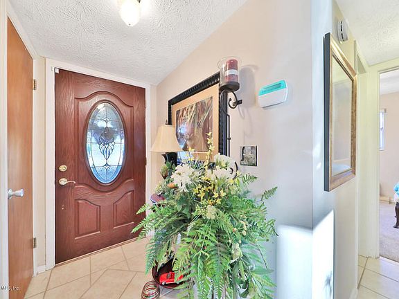 4th image of 7116 Eudine Dr N