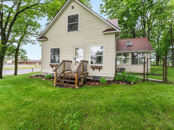 800 8th Ave, Cumberland, WI 54829