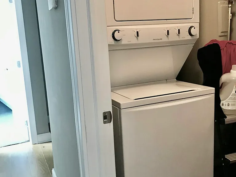 In-unit washer/dryer