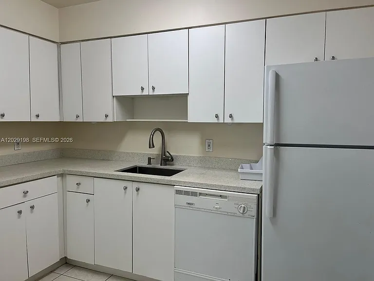 5161 Collins Ave #909 — Photo 5