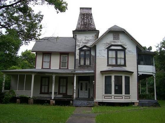 1st image of 217 N Park St