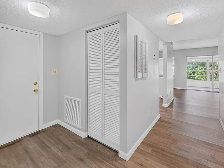 600 Fairways Cir #B — Photo 3