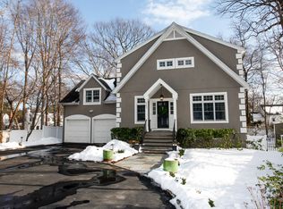 987 Wilmot Rd, Scarsdale, NY 10583