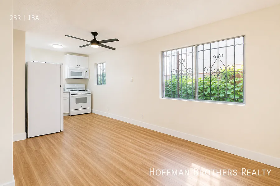 8104 S Main St Los Angeles, CA 90003 — Photo 1