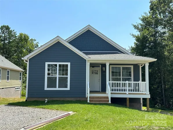 1027 Padgett Pl, Black Mountain, NC 28711
