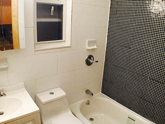 5th image of 3071 29th St APT 3
