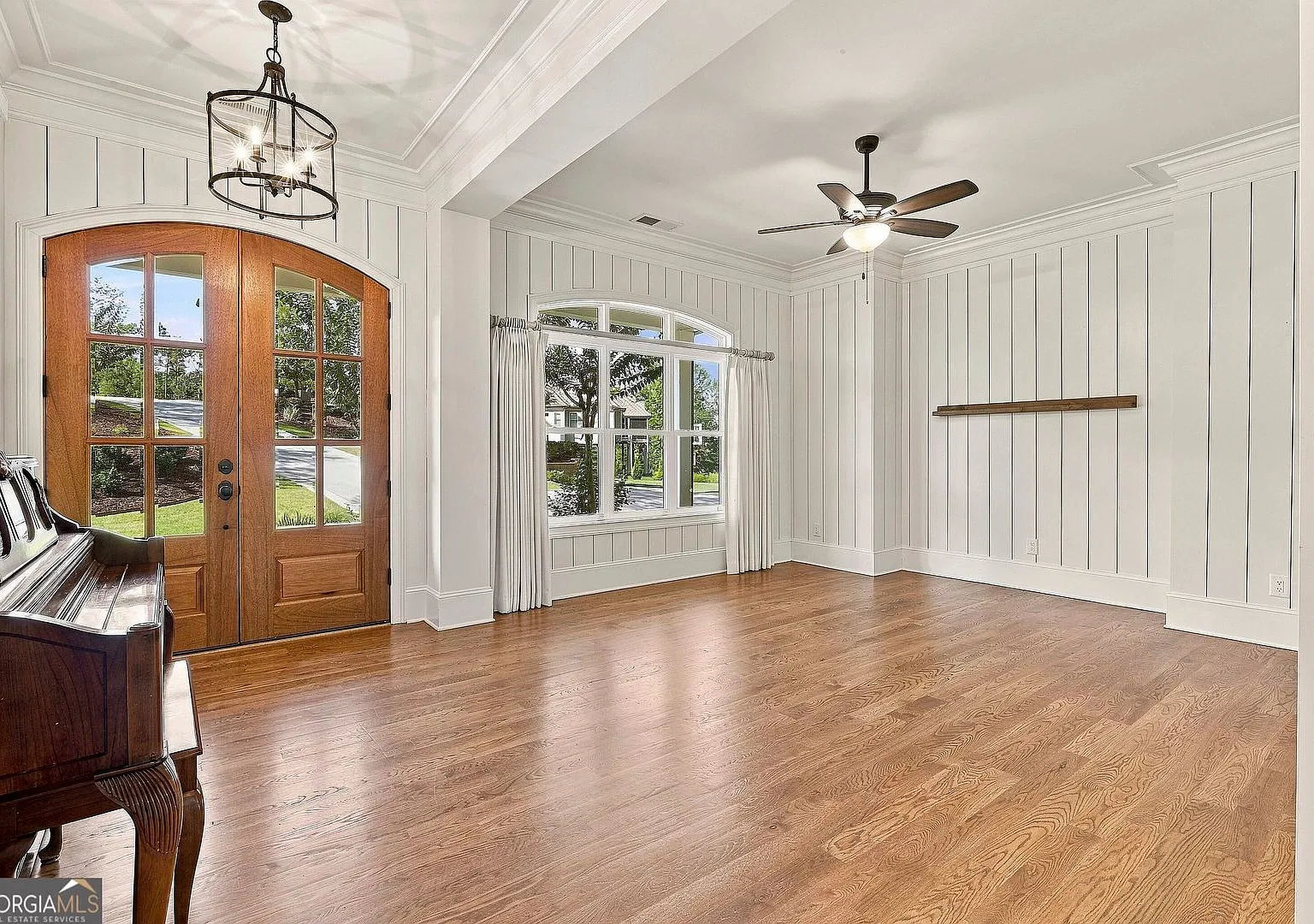 Exceptional 6 Bedroom Estate on 4+ Private Acres in Arbor Springs — Photo 4