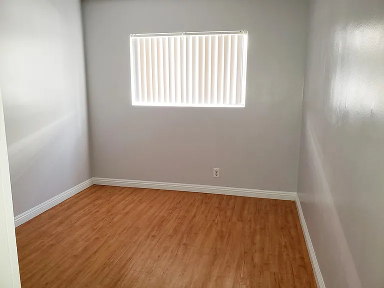 912 Centennial St — Photo 9