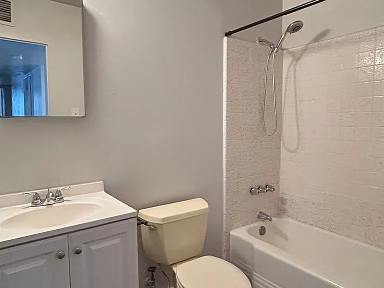1014 W 17th Pl — Photo 15