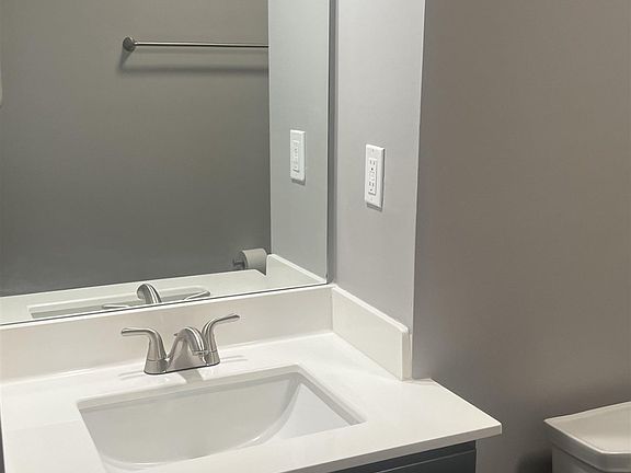 5th image of 5001 Teal Ave