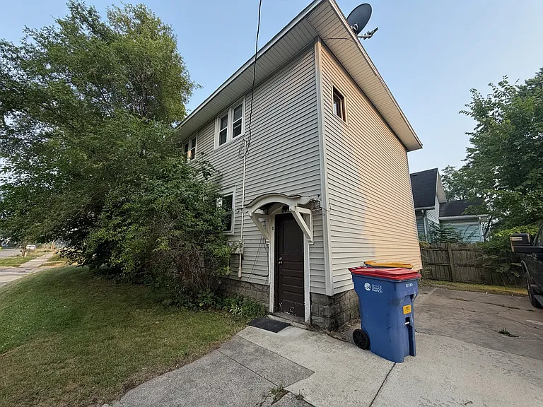 1801 Paris Ave SE #1 — Photo 2