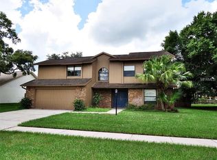 1203 Rainbrook Cir, Valrico, FL 33596
