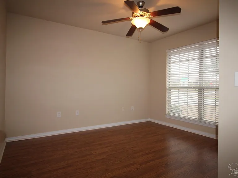 4479 Winona Ln — Photo 3