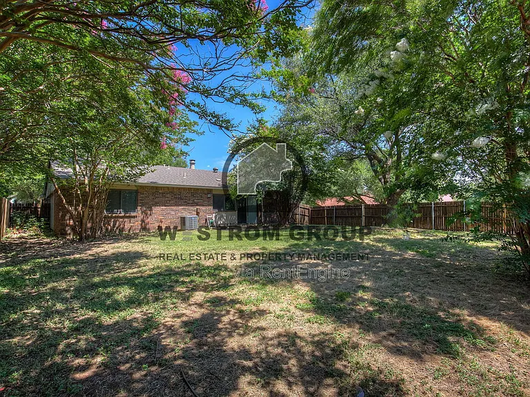 7801 Summerglen Rd — Photo 38