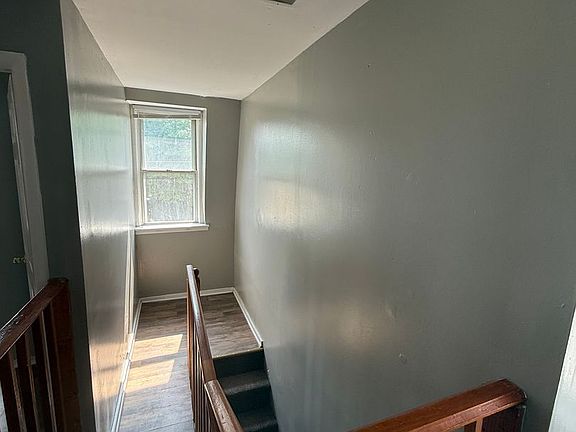 4th image of 336 W 8th St APT B