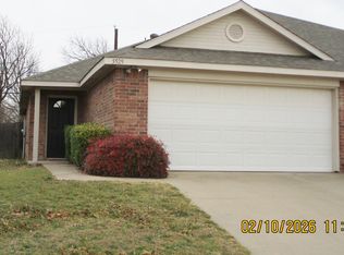 5529 Homestead Rd, Arlington, TX 76017