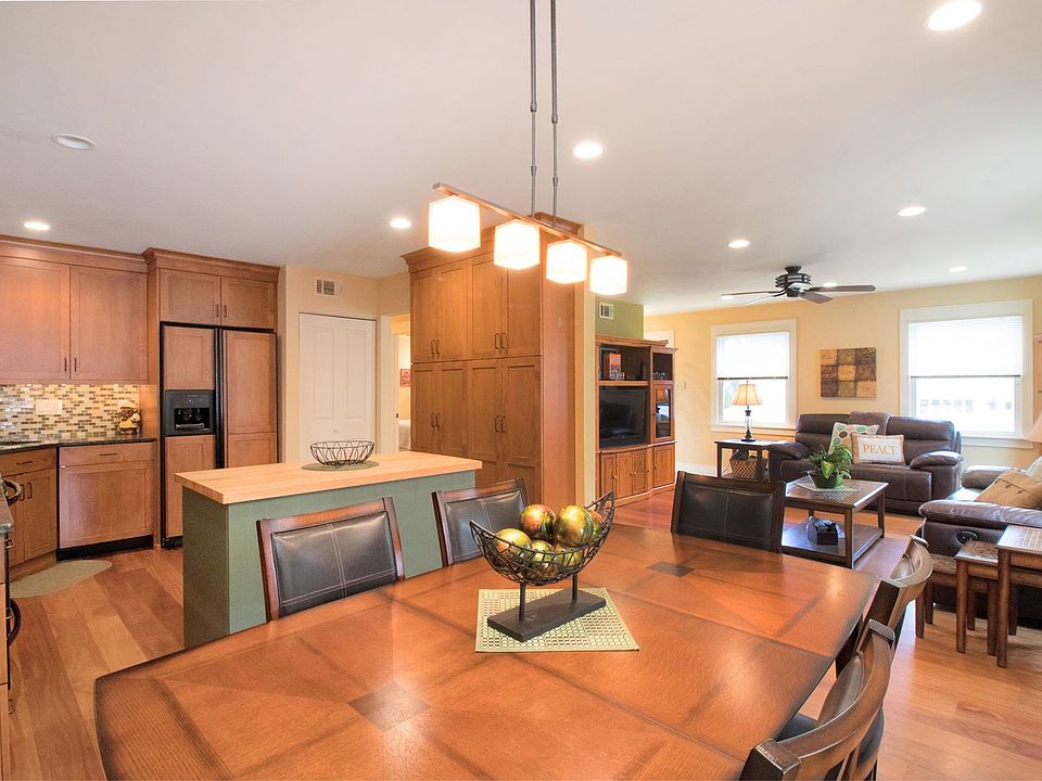 1st image of 24 Calle De Elvira Unit A