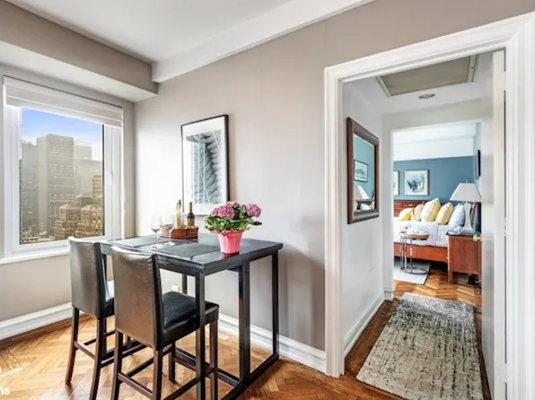 160 Central Park South image 4 of 6