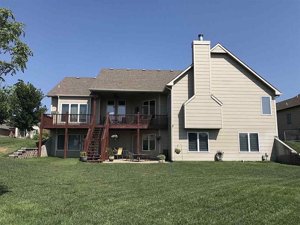 2nd image of 2325 N Fairway Ln