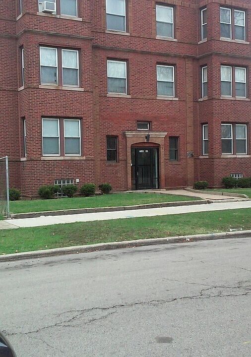 1st image of 9548 S Prairie Ave APT 3