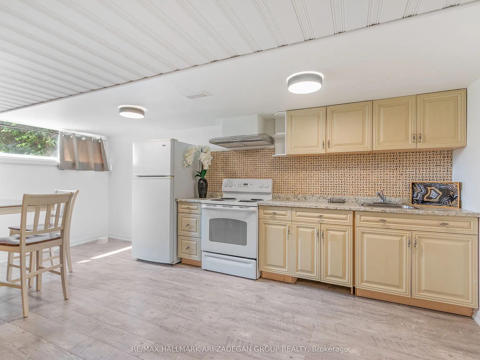 2 bed, $1,699 — Photo 4