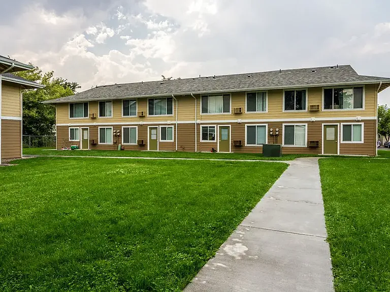 1906 Cove Ave — Photo 9