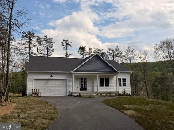 230 Tranquil Wood Ln, Winchester, VA 22602