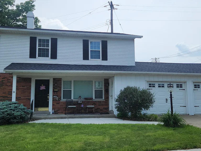 201 Applewood Dr — Photo 1