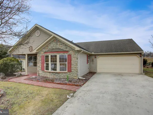 71 Lantern Ln, Shippensburg, PA 17257