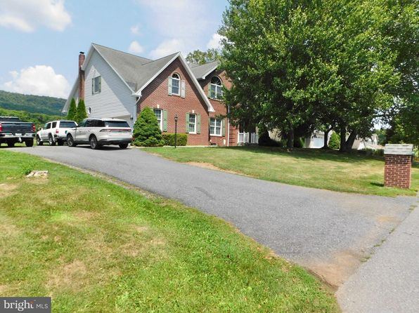 237 Hawthorne Dr, Everett, PA 15537