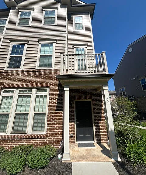 45 Leahy Dr — Photo 1