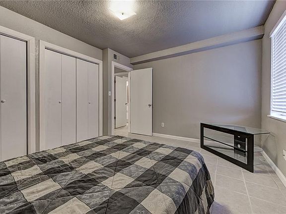 4th image of 401 12th Ave SE APT 166