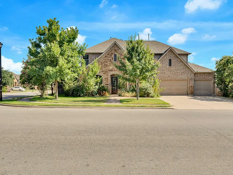 2500 Speidel Dr — Photo 5