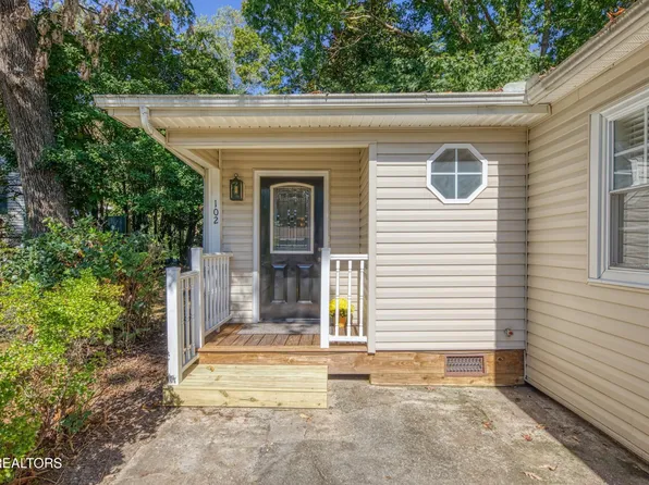 102 Decatur Rd, Oak Ridge, TN 37830