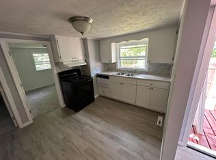 421 1/2 Carleton St, Petoskey, MI 49770