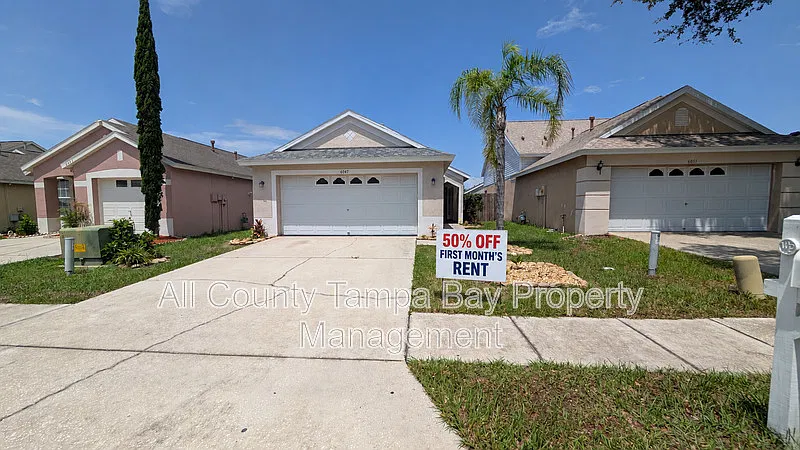 3 bed, 2.0 bath, 1112 sqft, $2,000 — Photo 1