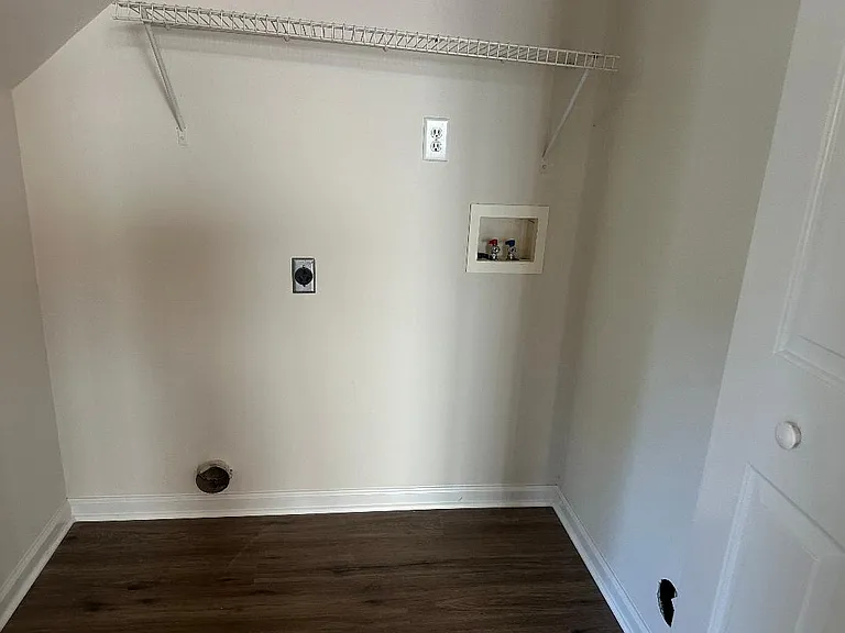 2416 Casey Ct — Photo 18
