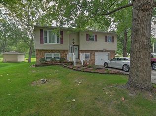 2315 Thunderbird Dr, Decatur, IL 62526