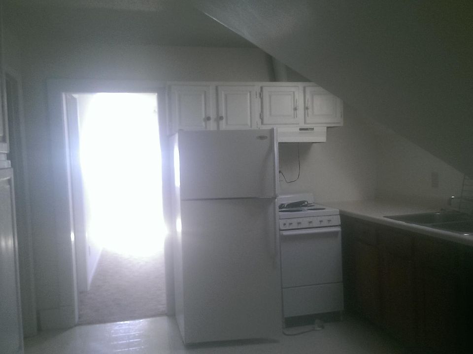 2nd image of 1934 F St APT 5