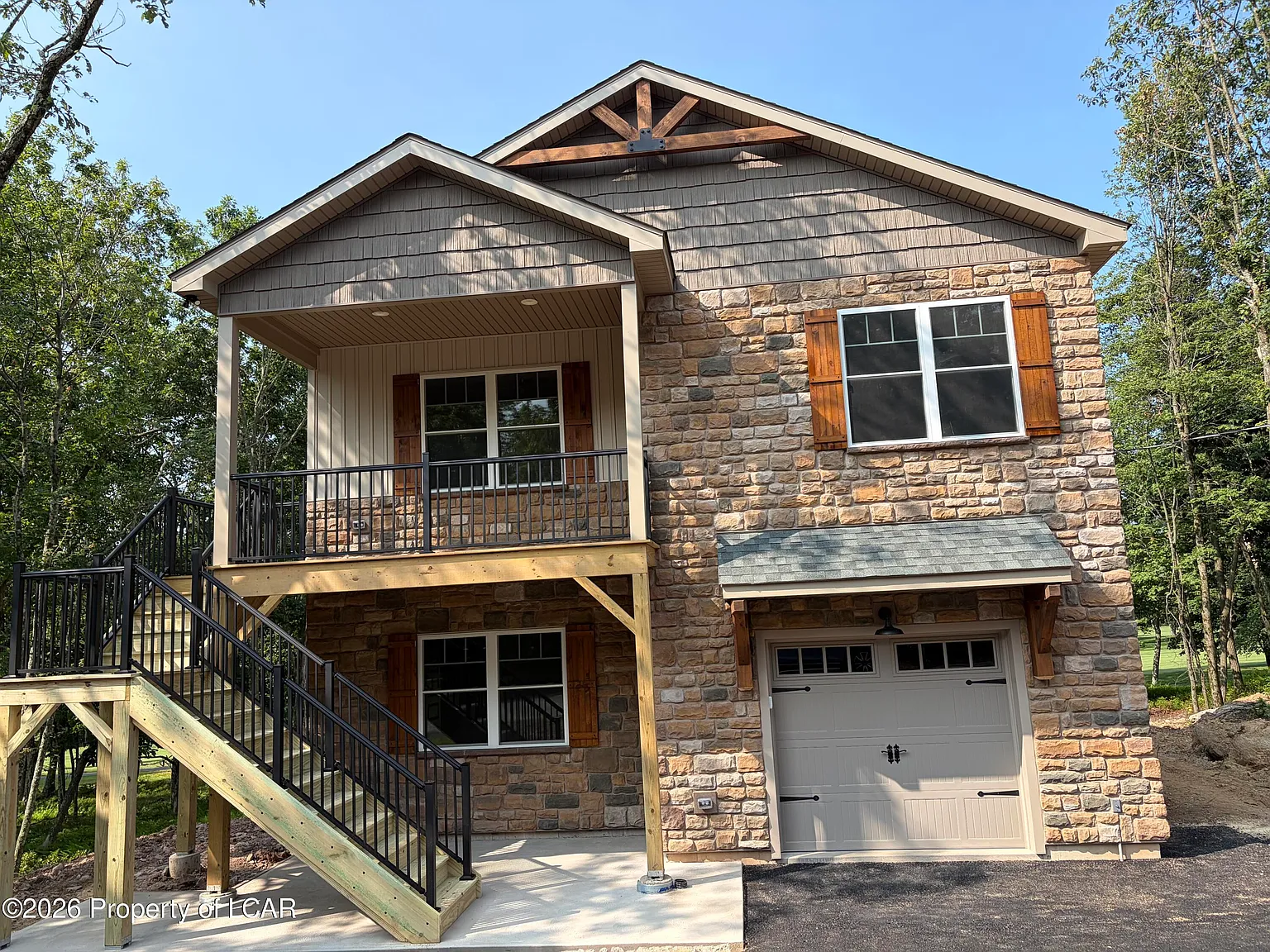 4 bed, 3.0 bath, 2100 sqft, $3,000 — Photo 2