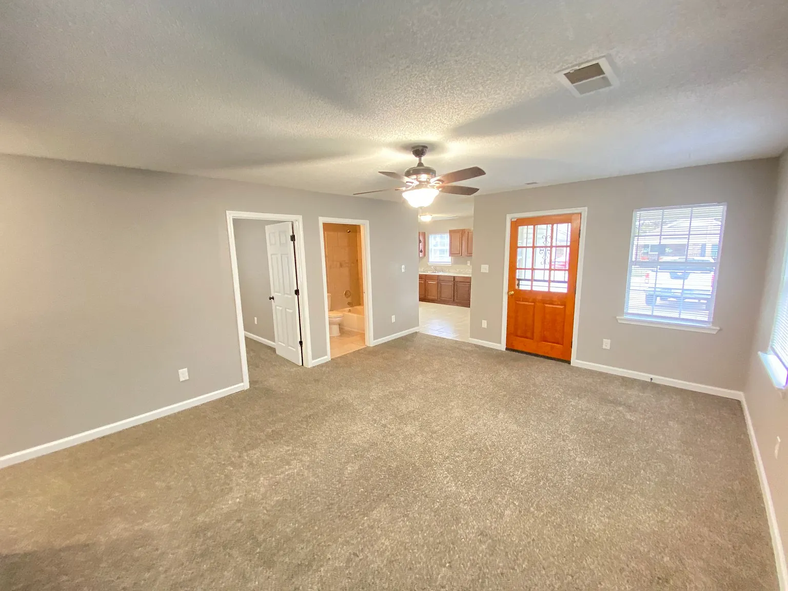 2161 Brown Ave — Photo 4