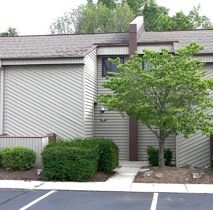 1st image of Lakeshore Ct