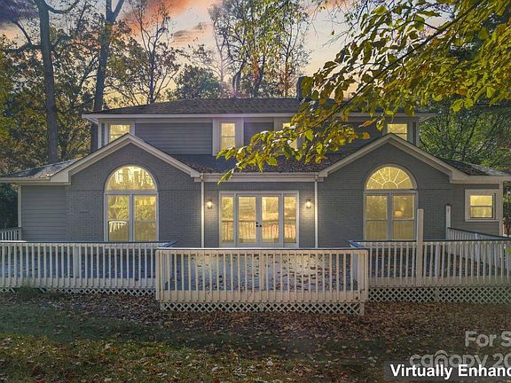 3rd image of 228 Bentley Oaks Ln