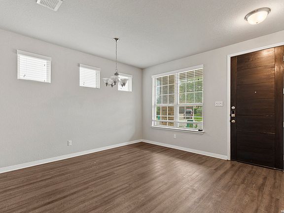 4th image of 121 Abbeydell