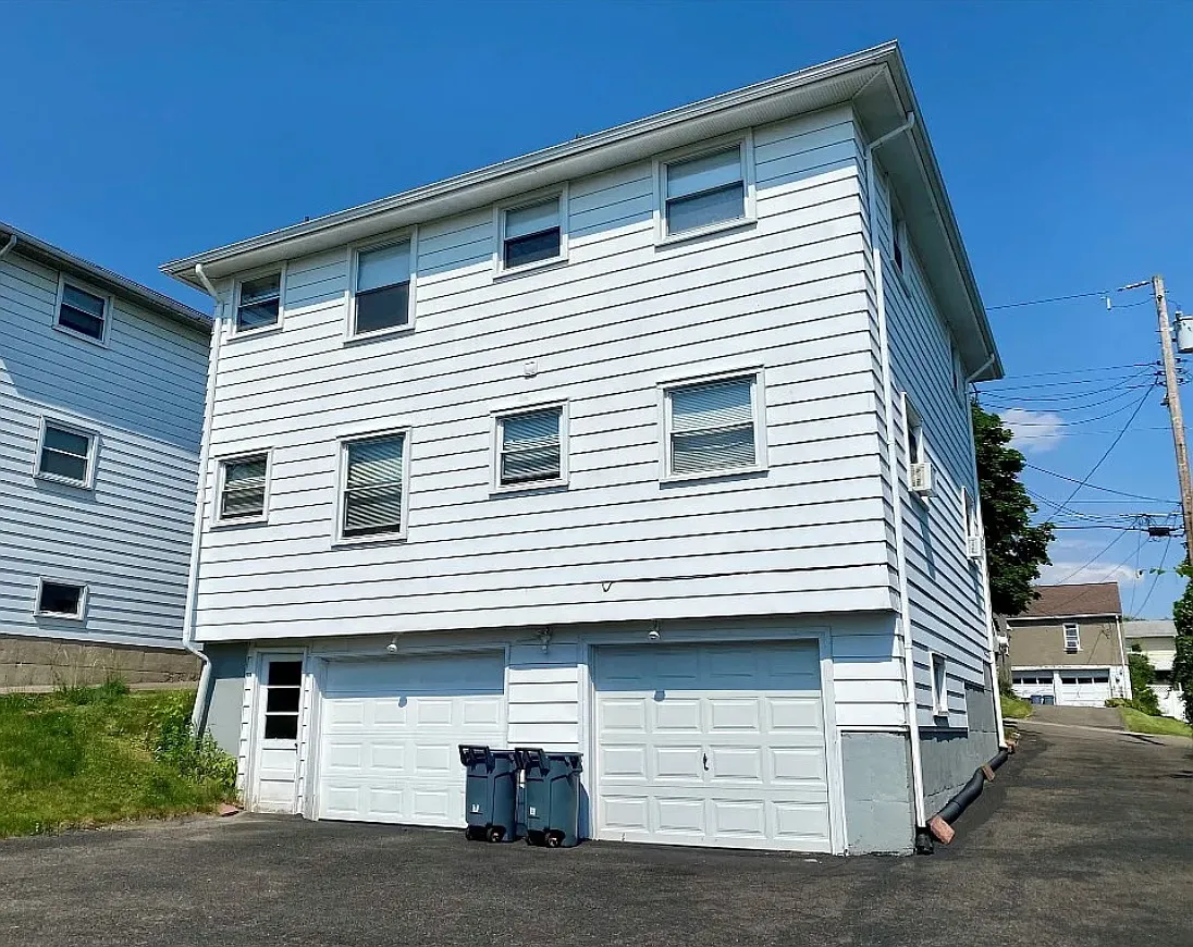 2 bed, 900 sqft, $1,400 — Photo 2