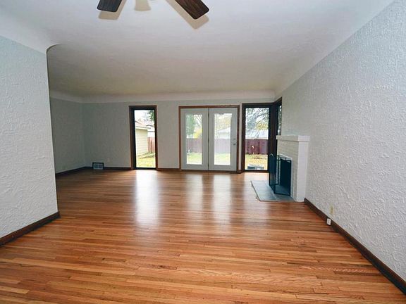 4th image of 1853 Cottage Ave E