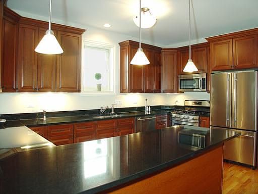 2nd image of 2932 N Fairfield Ave