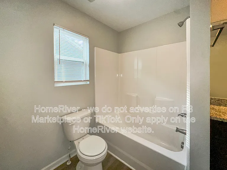 230 Daisy Cir — Photo 13