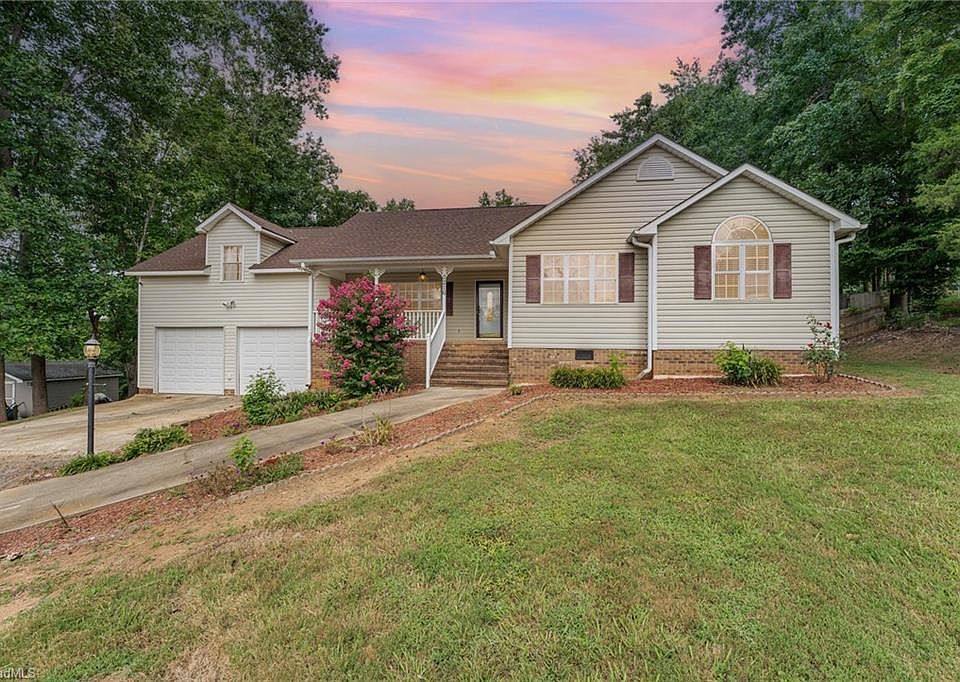 1st image of 2216 Cedarwood Ct